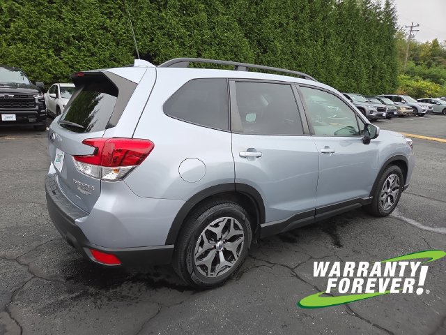 Used 2021 Subaru Forester Premium AWD/4WD image 7