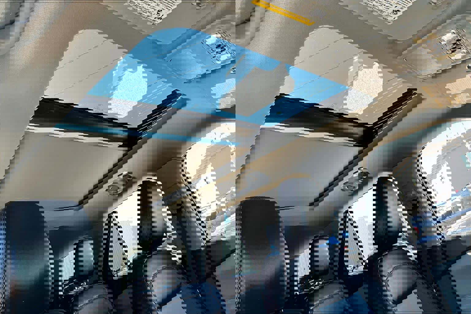 Used 2022 Ford Explorer XLT w/ Equipment Group 202A image 13