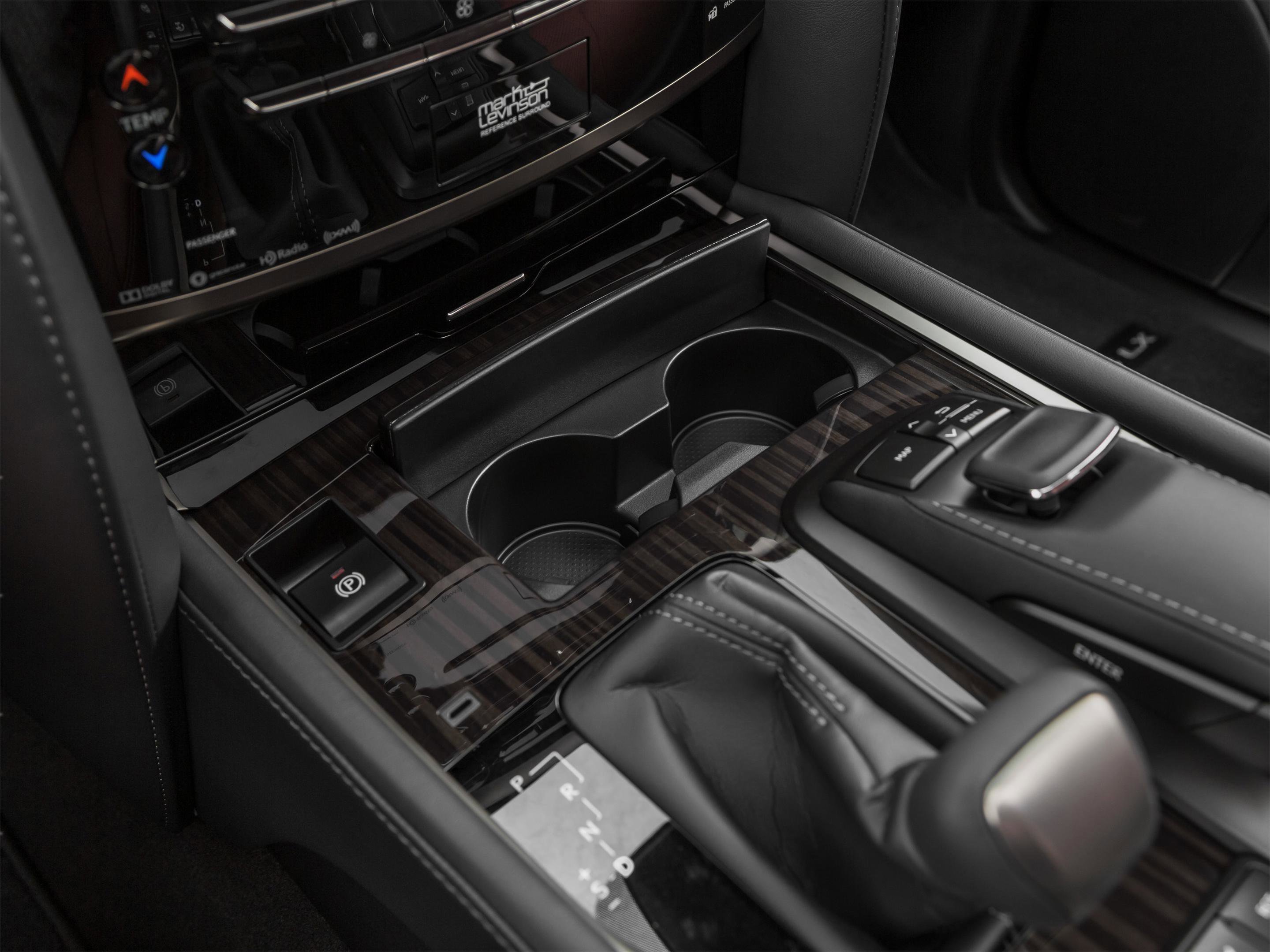 Used 2021 Lexus LX 570 4WD w/ Luxury Package image 26