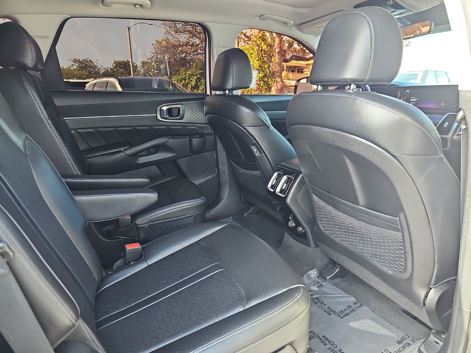 Used 2023 Kia Sorento SX AWD/4WD image 11