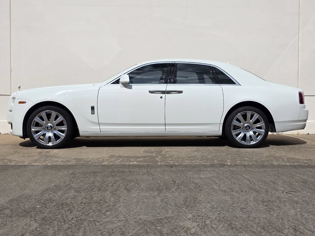 Used 2016 Rolls-Royce Ghost RWD image 2