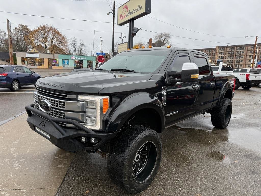 Used 2017 Ford F350 Platinum w/ Platinum Ultimate Package AWD/4WD image 2