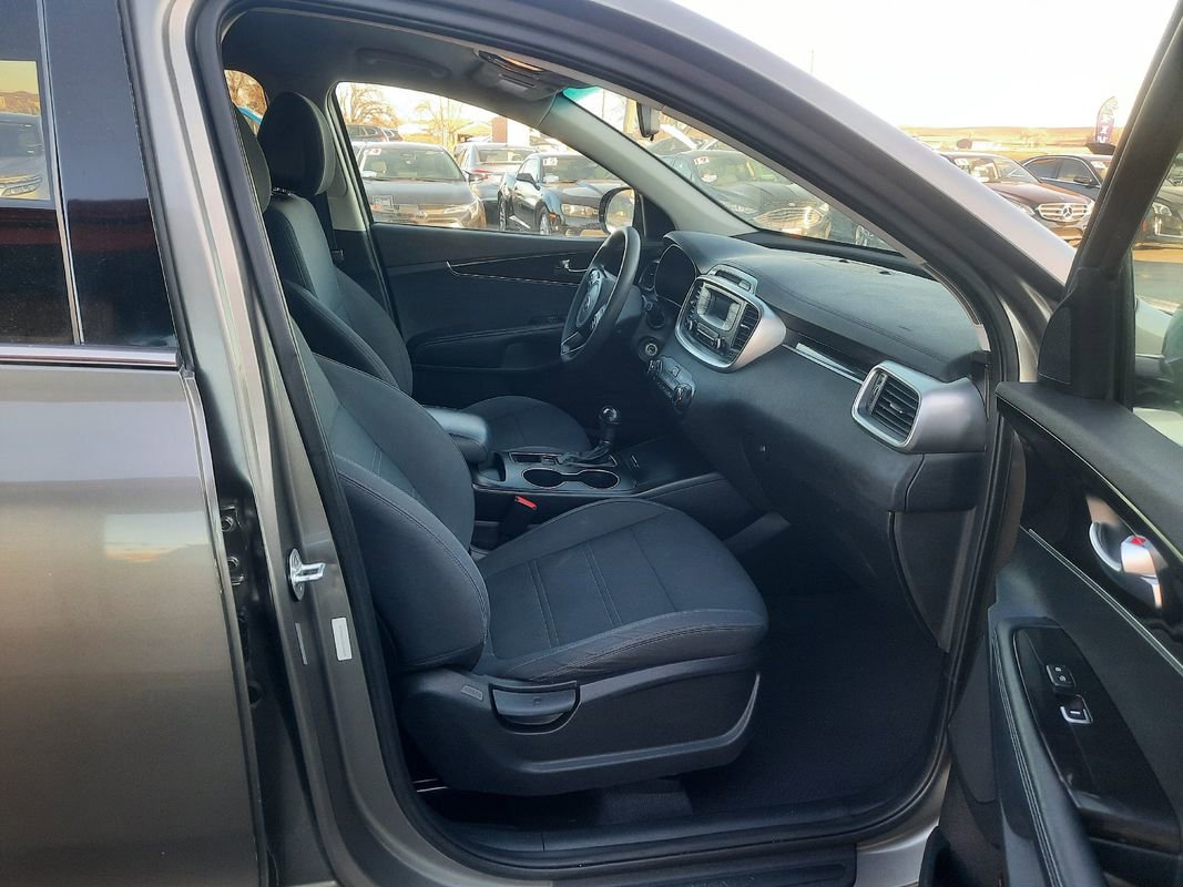 Used 2016 Kia Sorento L FWD image 8