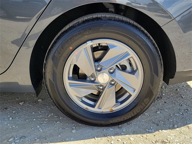 New 2025 Hyundai Elantra SE w/ Cargo Package image 22