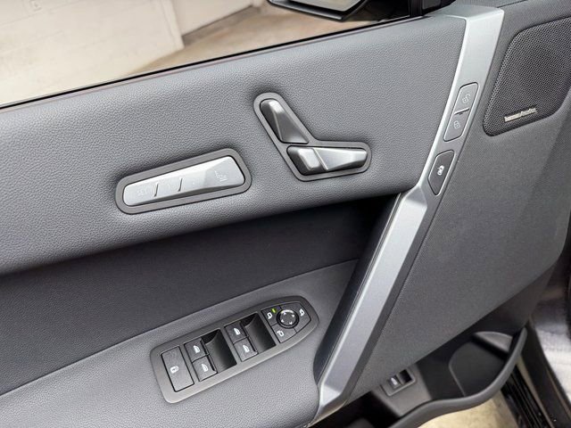 Used 2026 BMW iX xDrive60 w/ M Sport Package image 11