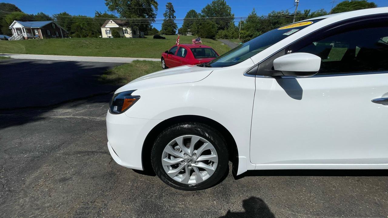 Used 2019 Nissan Sentra SV FWD image 2