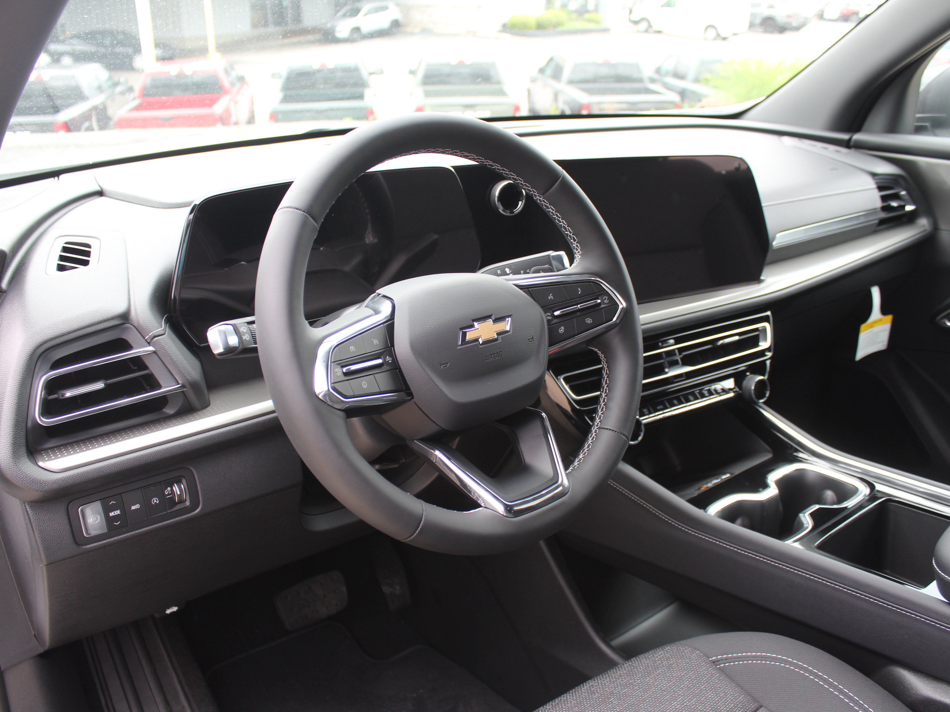 New 2026 Chevrolet Traverse LT w/ Driver Confidence Package AWD/4WD image 10