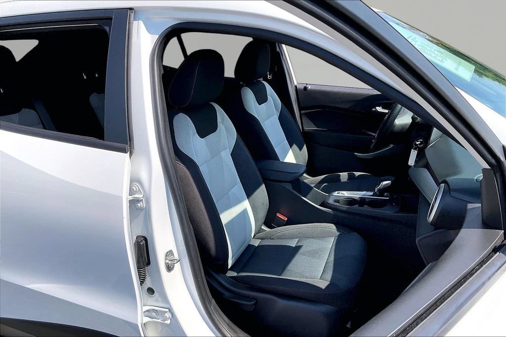 Used 2024 Chevrolet Trax RS w/ Driver Confidence Package FWD image 31