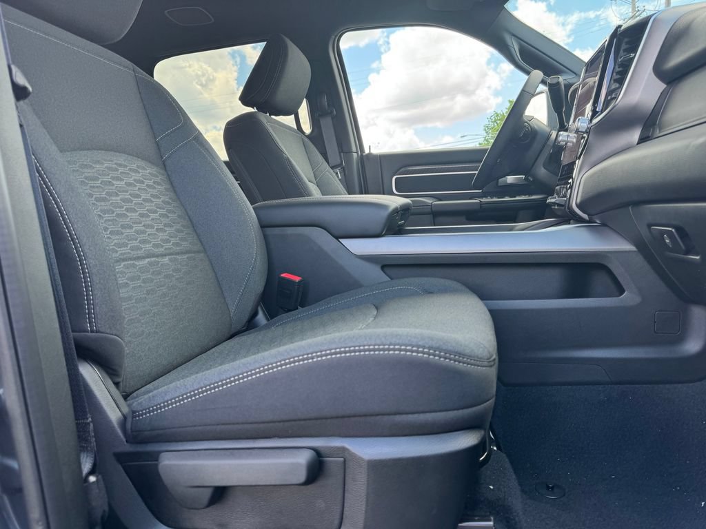 New 2026 RAM 2500 Big Horn AWD/4WD image 11