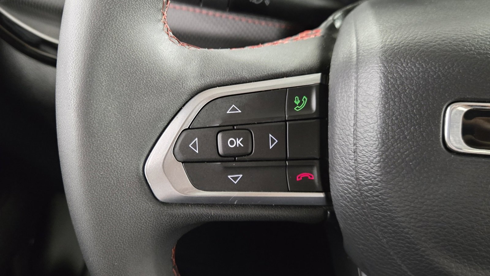 Used 2024 Jeep Compass Trailhawk image 11