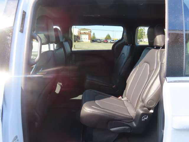 New 2027 Chrysler Pacifica LX FWD image 19
