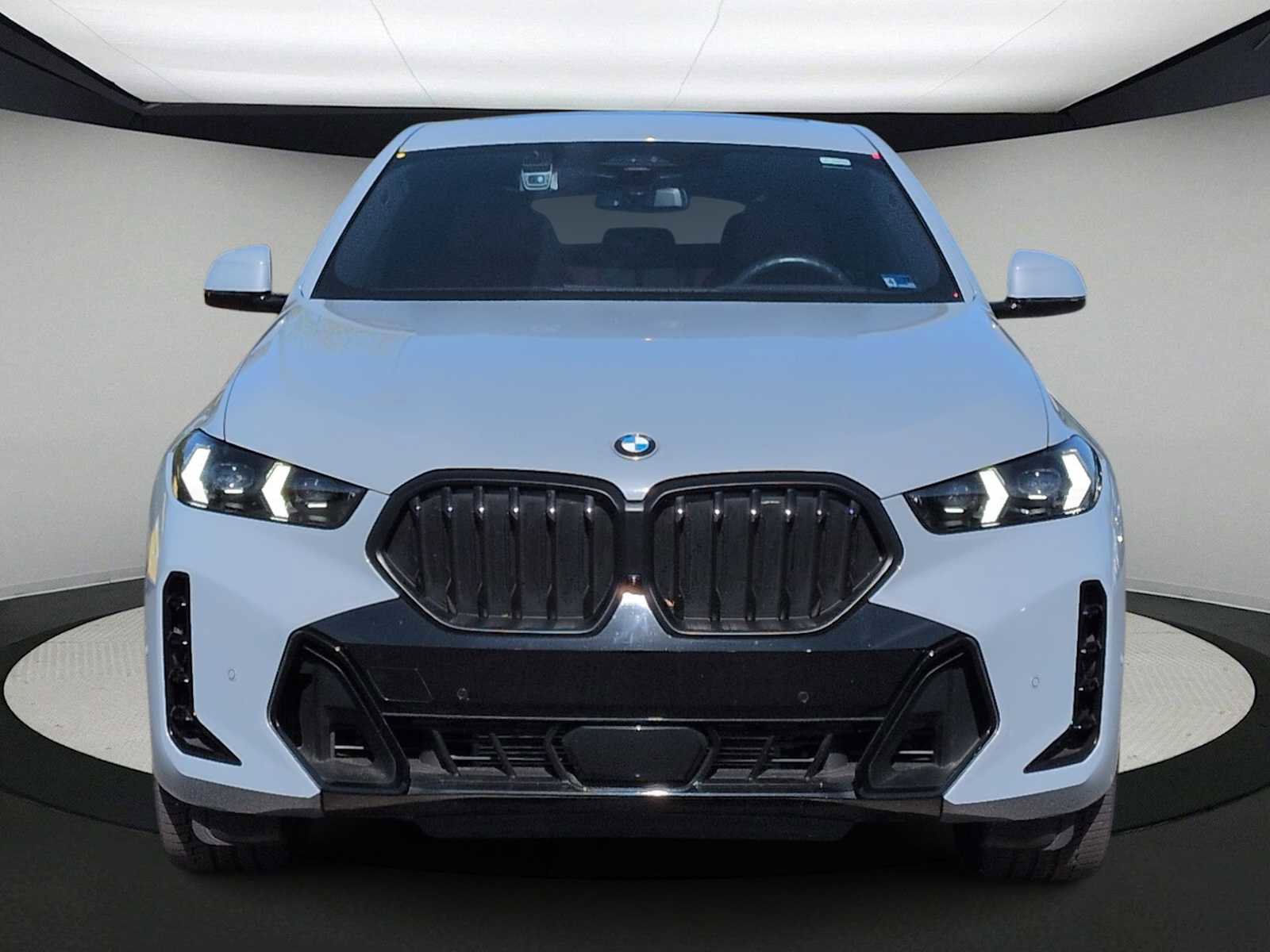 Used 2024 BMW X6 xDrive40i w/ Executive Package image 3