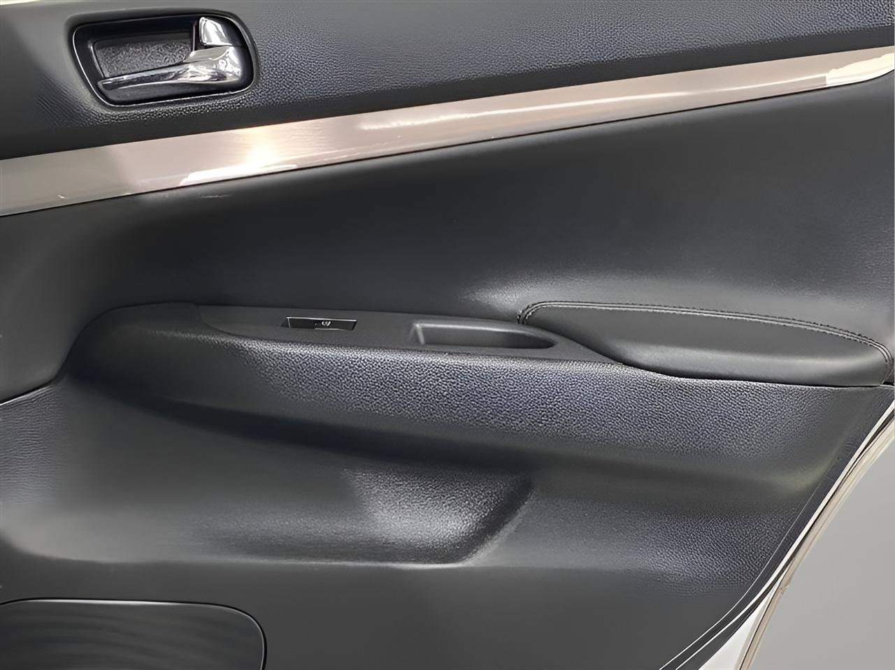 Used 2013 INFINITI G37 x Sedan w/ Premium Pkg AWD/4WD image 12
