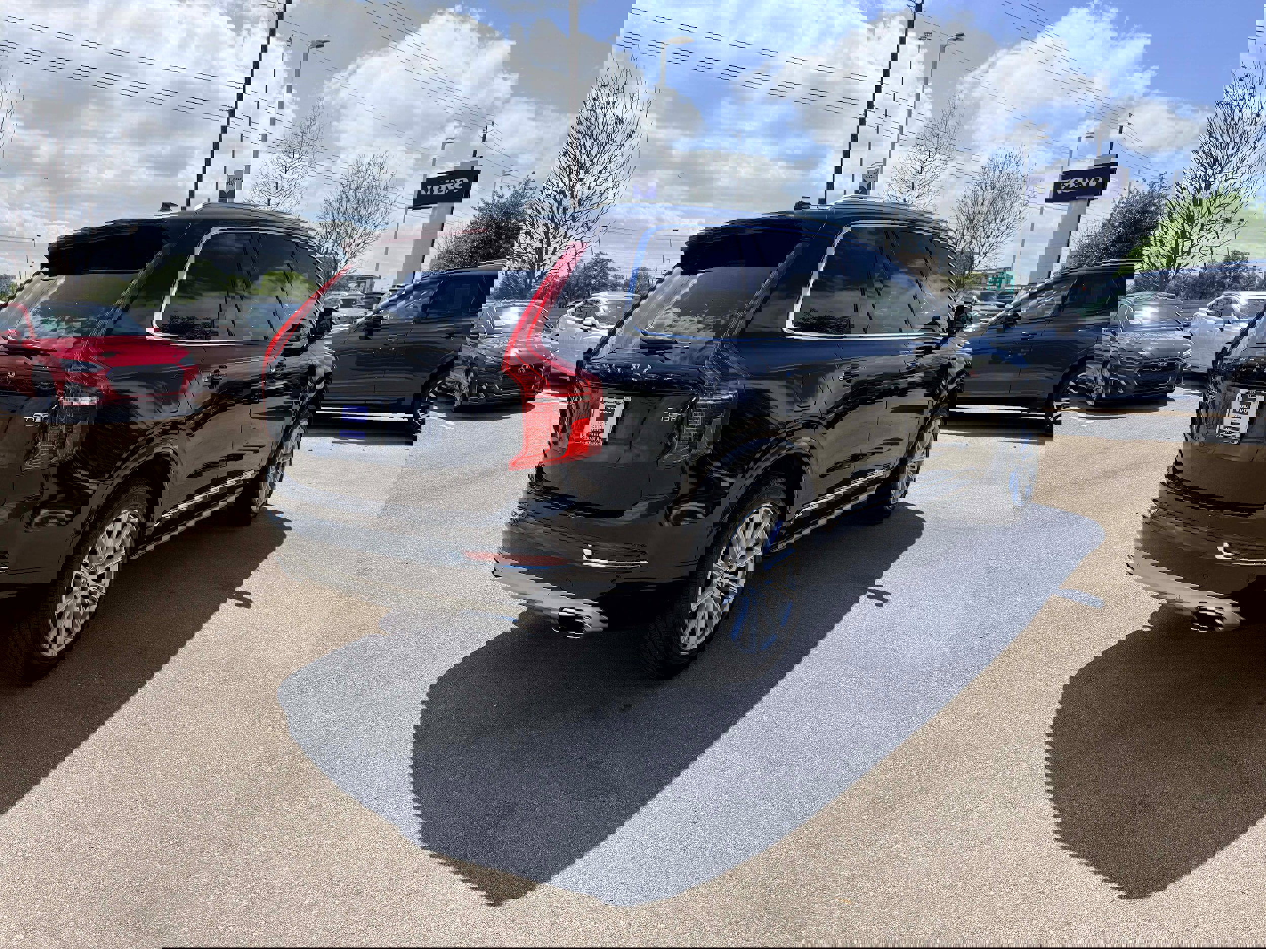 Used 2016 Volvo XC90 T8 Inscription w/ Vision Package image 6