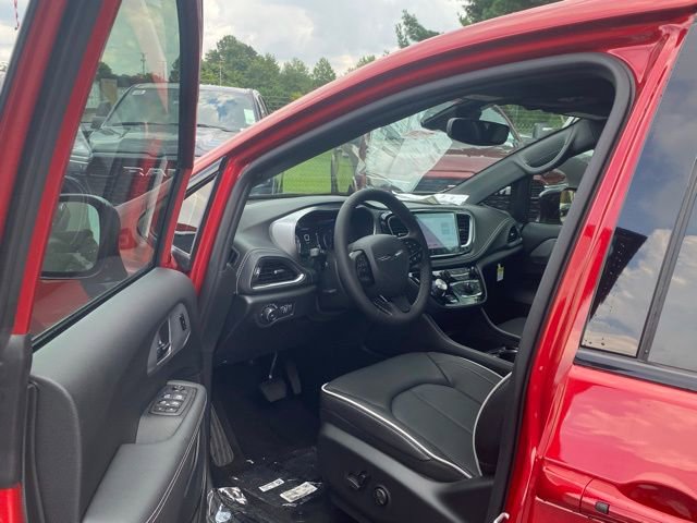 New 2026 Chrysler Pacifica Limited w/ S Appearance Package image 15