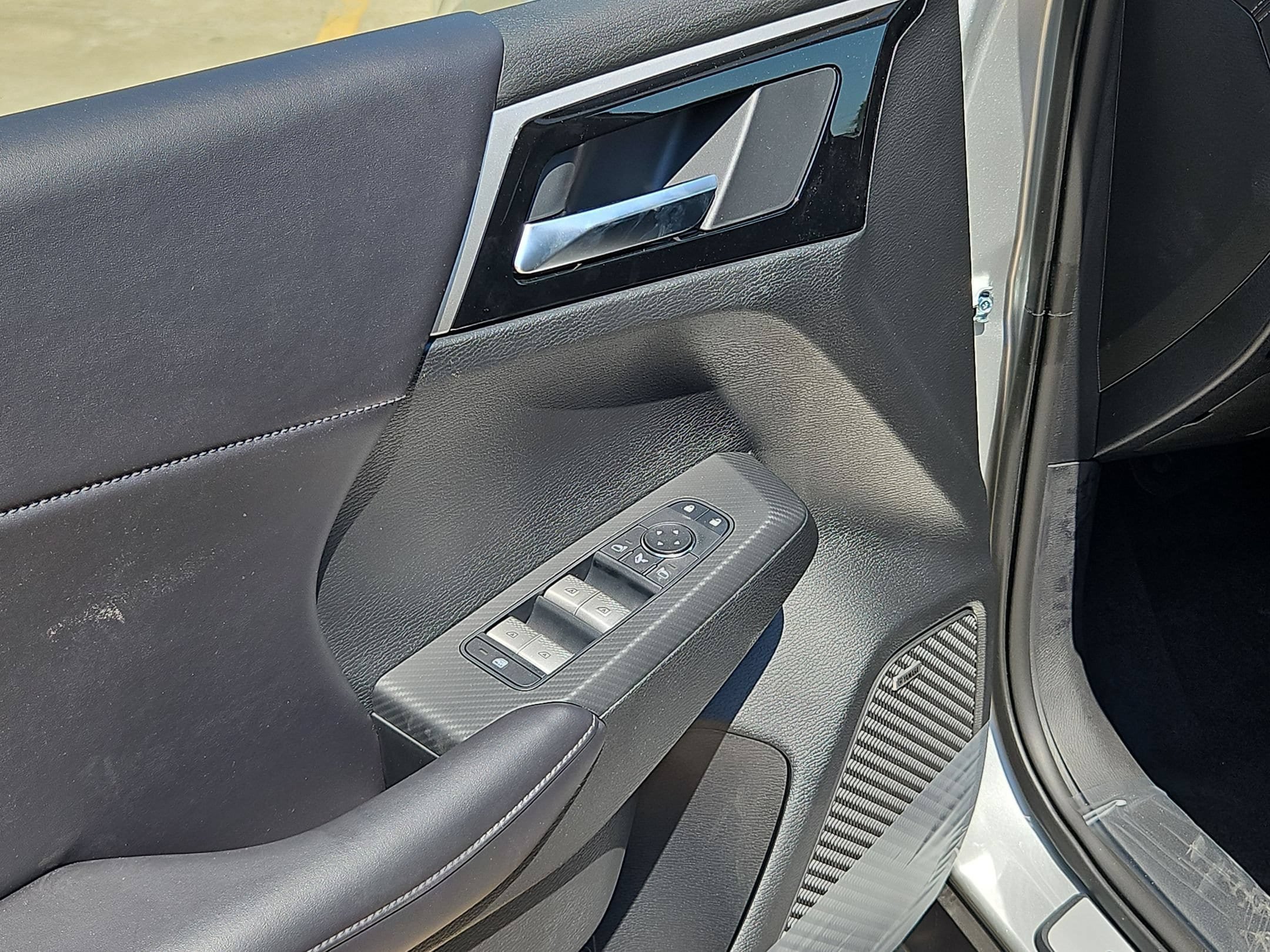 New 2026 Mitsubishi Outlander SE FWD image 12