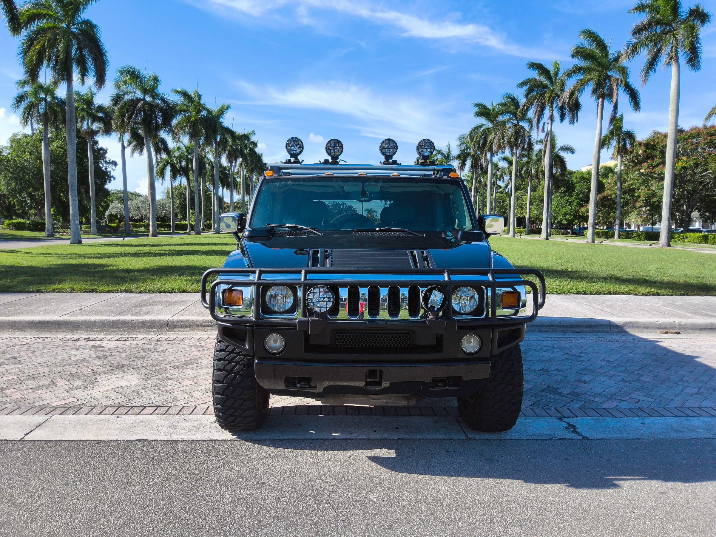 Used 2003 HUMMER H2 w/ Preferred Equipment Group AWD/4WD image 3