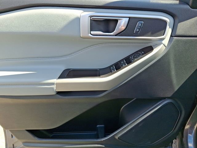 Used 2022 Ford Explorer XLT image 17
