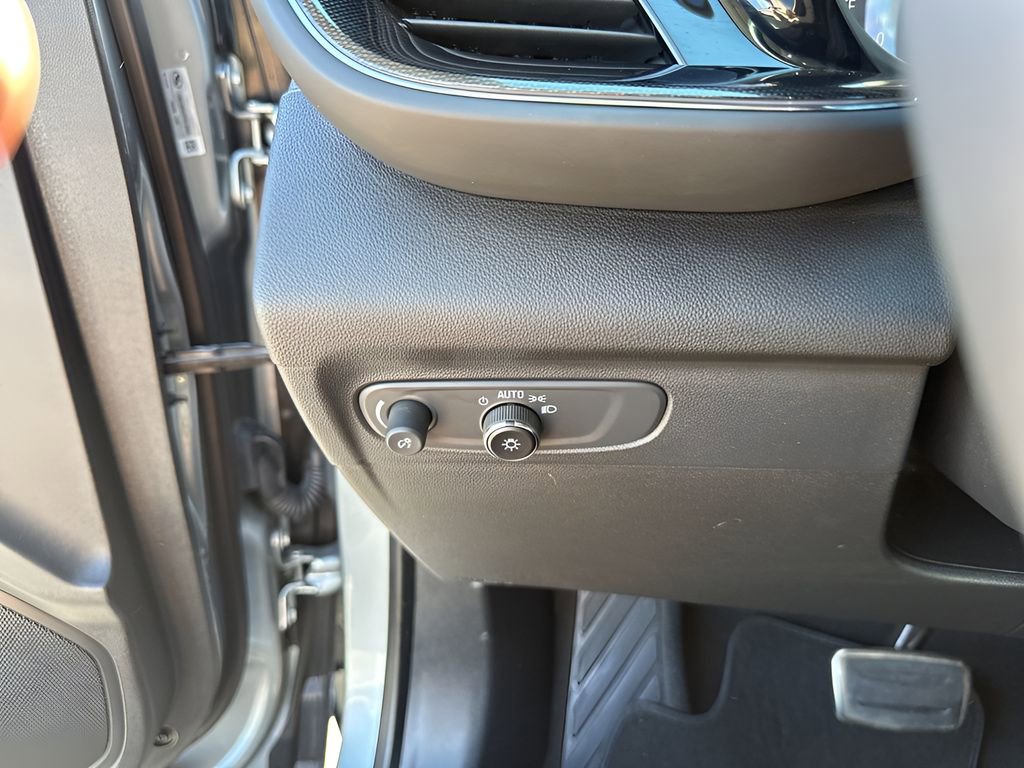 Used 2023 Buick Envision Essence w/ Sport Touring Package image 28