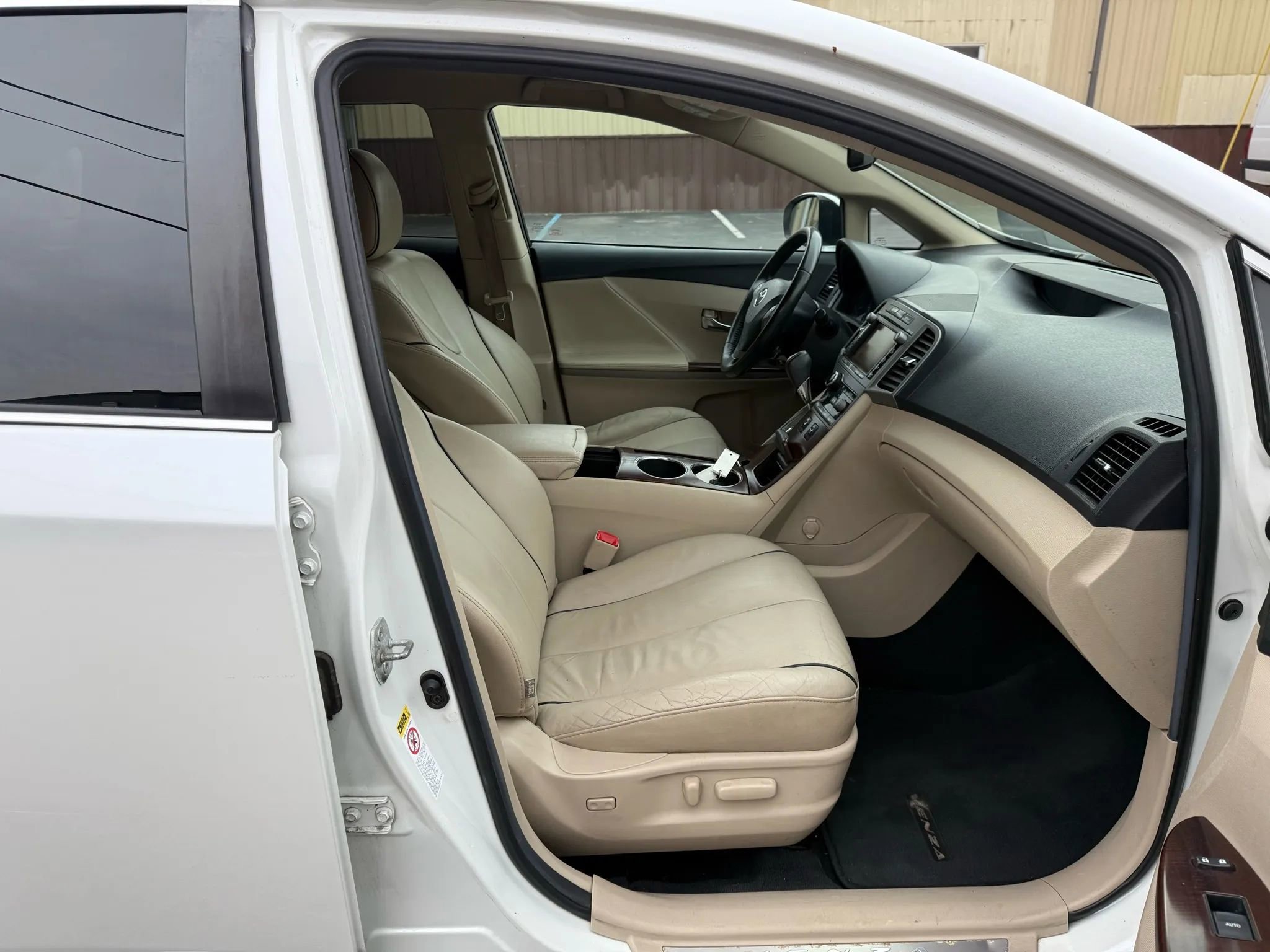 Used 2012 Toyota Venza XLE AWD/4WD image 21