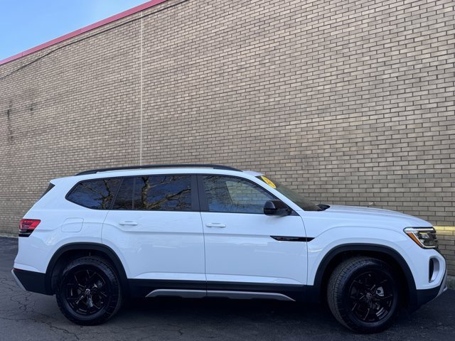 Used 2024 Volkswagen Atlas Peak Edition SE image 30