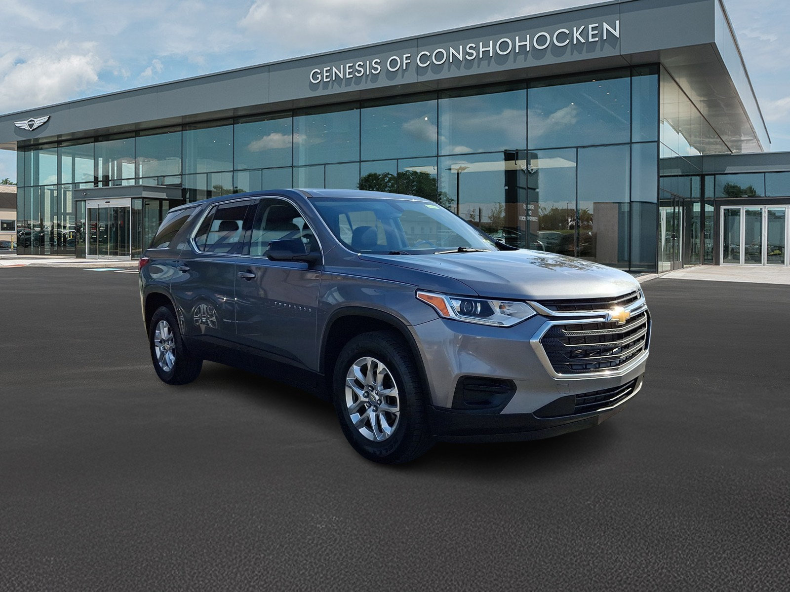 Used 2021 Chevrolet Traverse LS FWD image 2