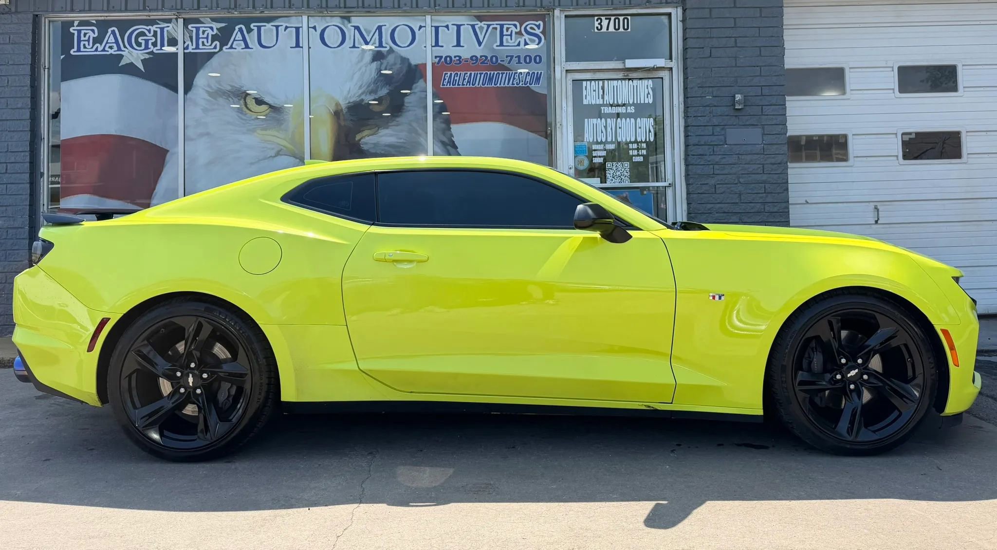 Used 2019 Chevrolet Camaro SS w/ Black Appearance Package RWD image 2