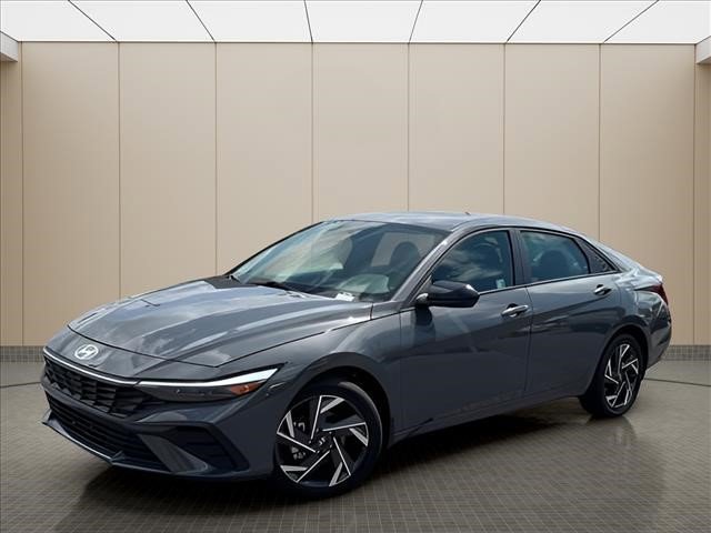 Certified 2025 Hyundai Elantra SEL FWD image 1