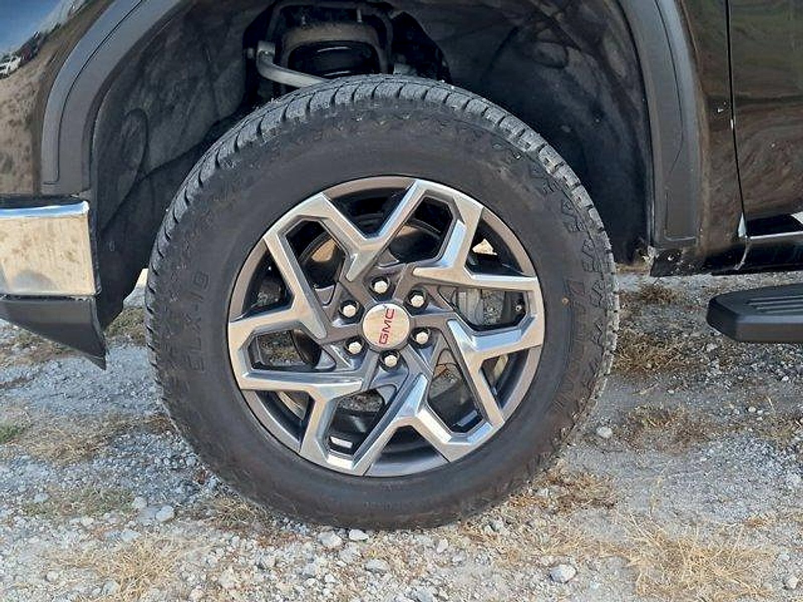 Used 2023 GMC Sierra 1500 SLT AWD/4WD image 32