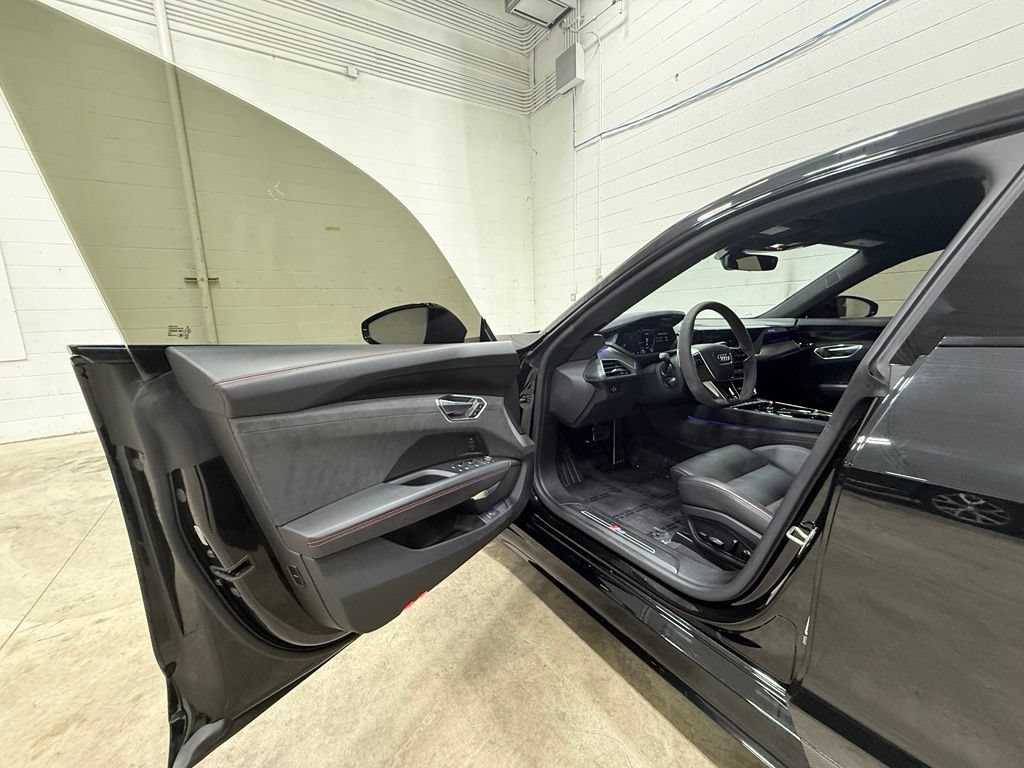 Used 2022 Audi RS e-tron GT w/ Year 1 Package AWD/4WD image 38