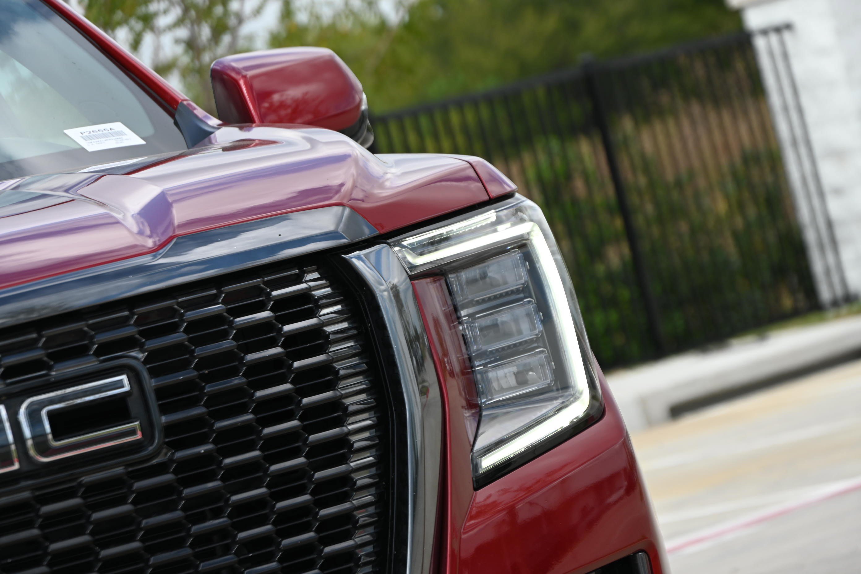 Used 2024 GMC Yukon XL Denali Ultimate AWD/4WD image 10