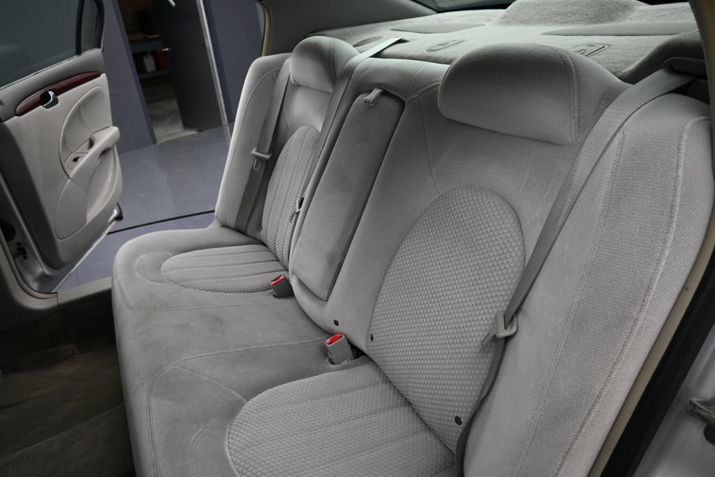 Used 2009 Buick Lucerne CX FWD image 29