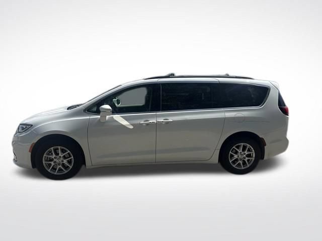 Used 2022 Chrysler Pacifica Touring-L FWD image 2
