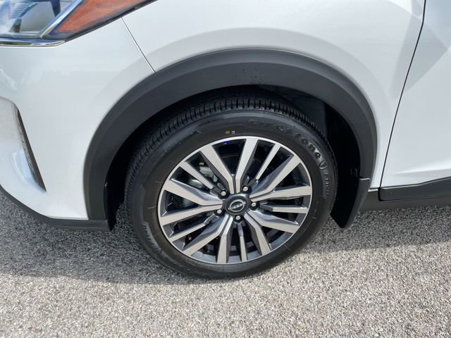 Used 2024 Nissan Kicks SV FWD image 8
