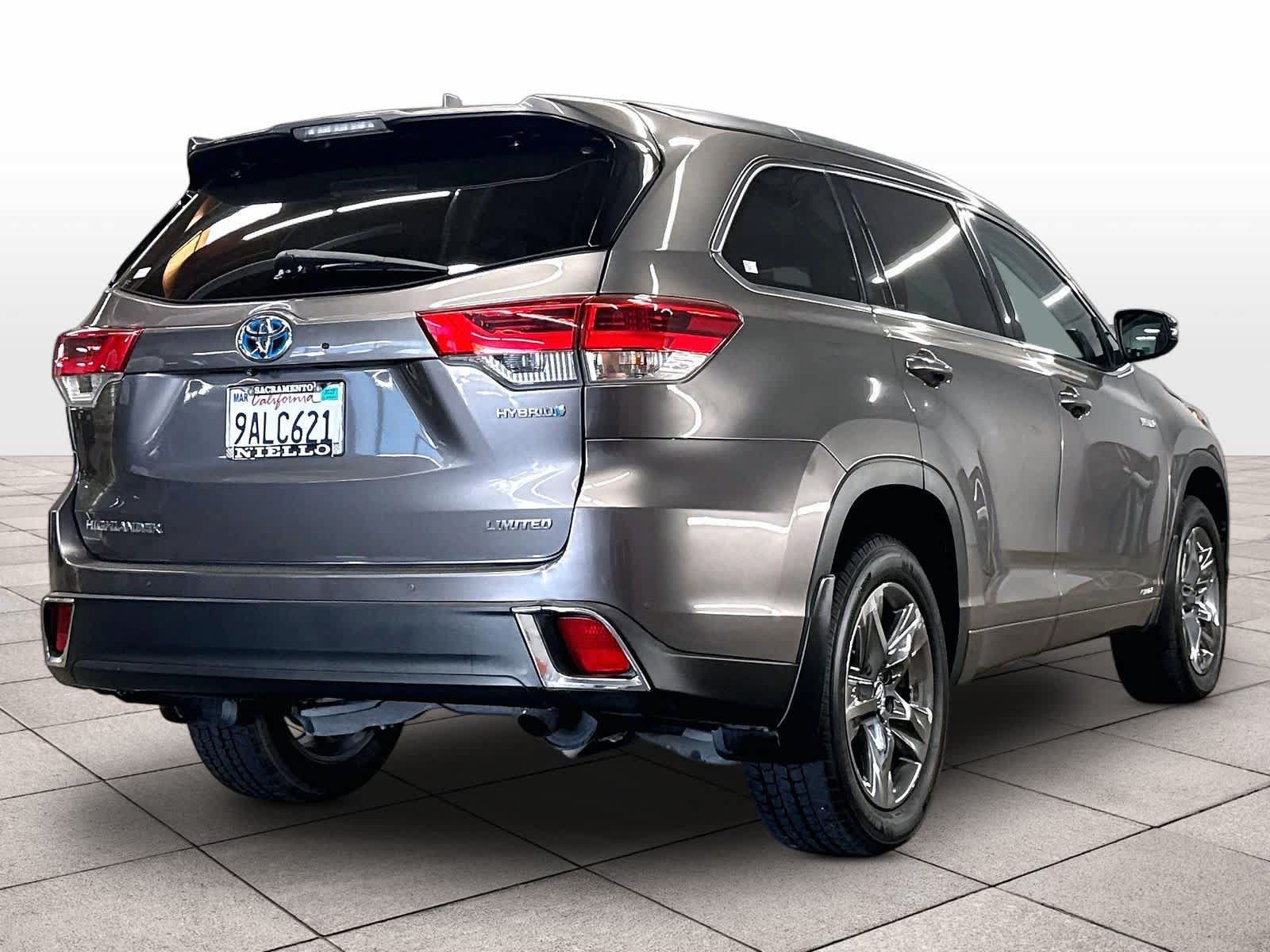 Used 2019 Toyota Highlander Limited Platinum AWD/4WD image 14