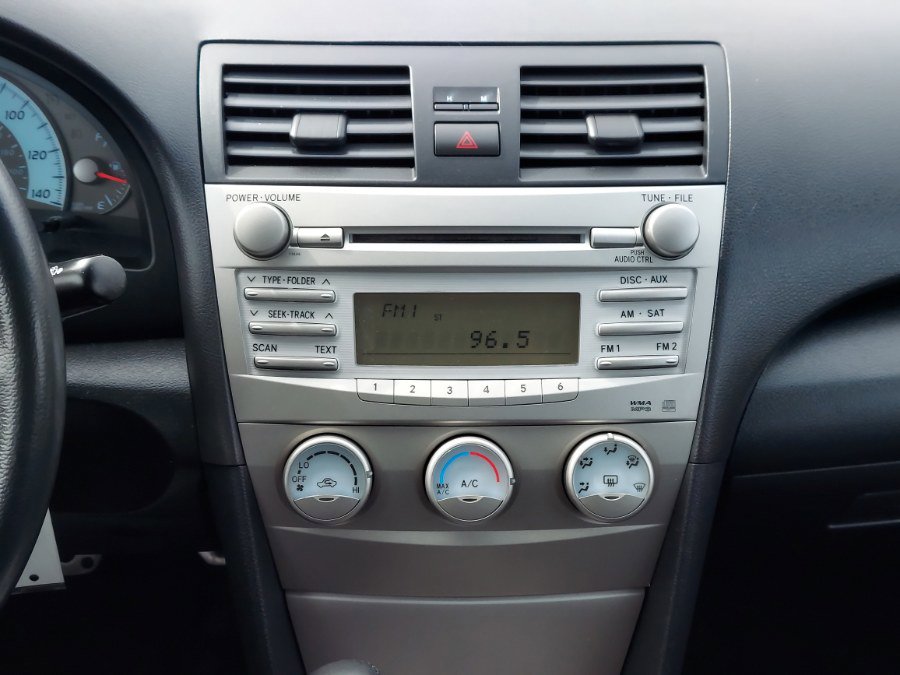 Used 2010 Toyota Camry SE FWD image 13