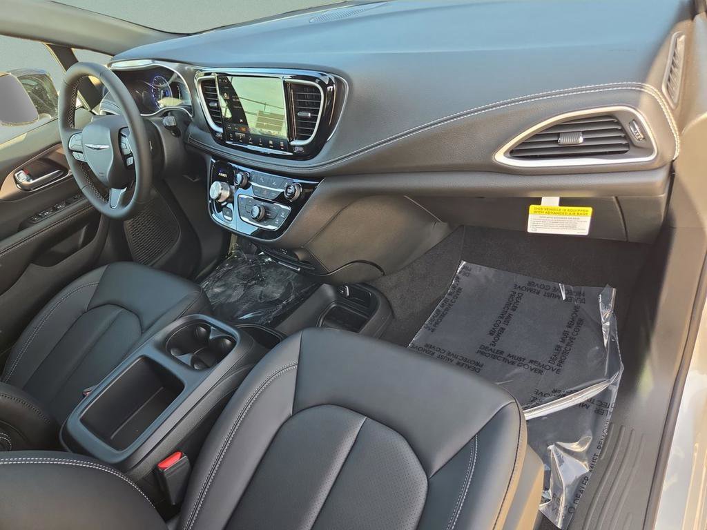 New 2026 Chrysler Pacifica Select w/ S Appearance Package FWD image 30