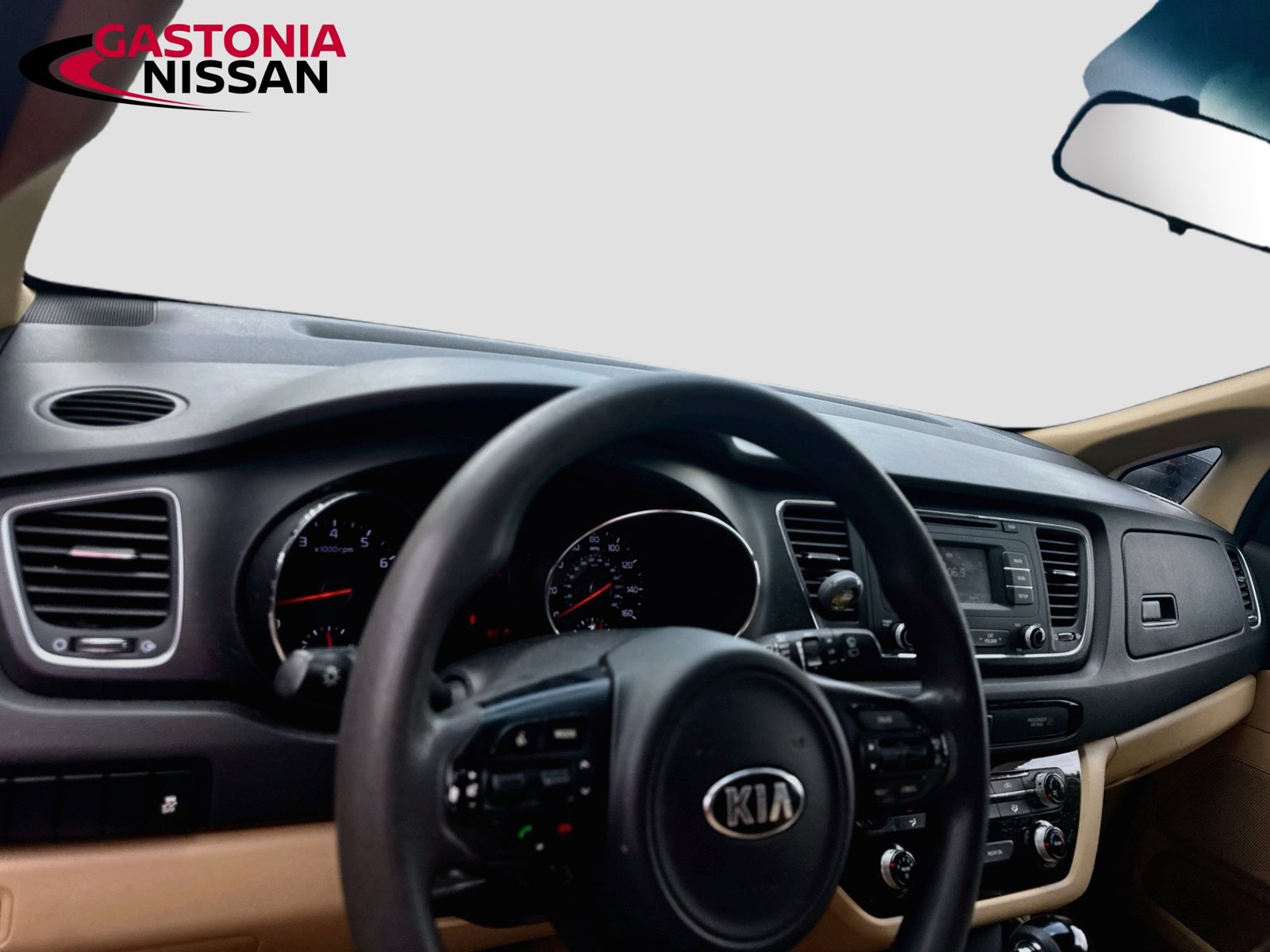 Used 2017 Kia Sedona LX FWD image 11