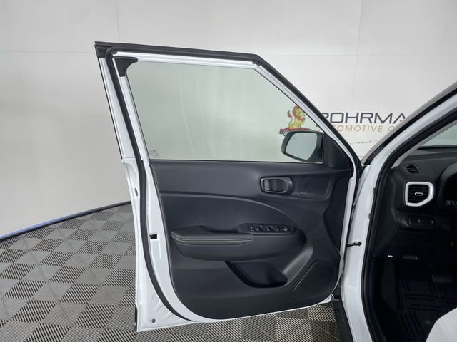 New 2026 Hyundai Venue SEL FWD image 31