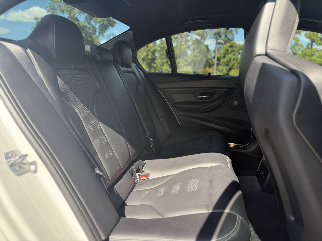 Used 2015 BMW M3 RWD image 29