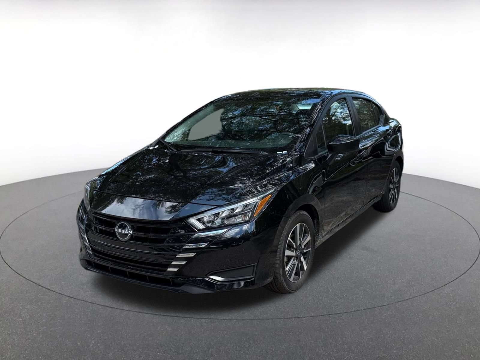 Used 2025 Nissan Versa SV FWD image 8
