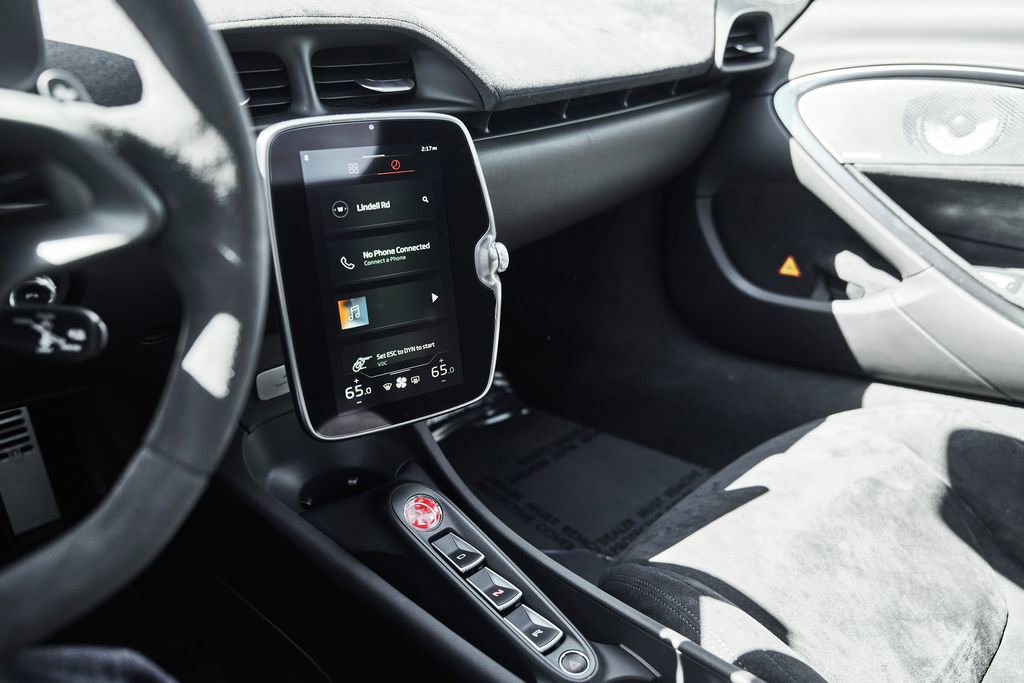 Used 2024 McLaren Artura RWD image 41