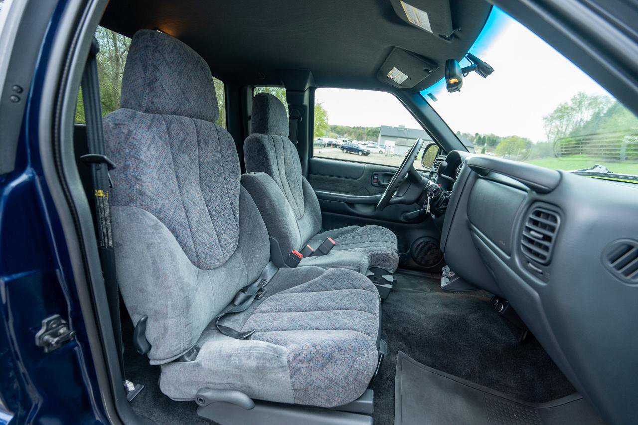 Used 2001 GMC Sonoma SLS w/ Super Spec Pkg 2 image 24