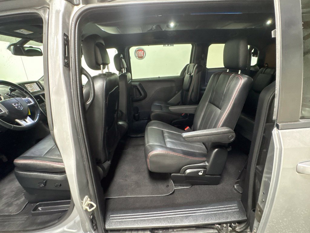Used 2019 Dodge Grand Caravan GT w/ Safety Sphere Group FWD image 30