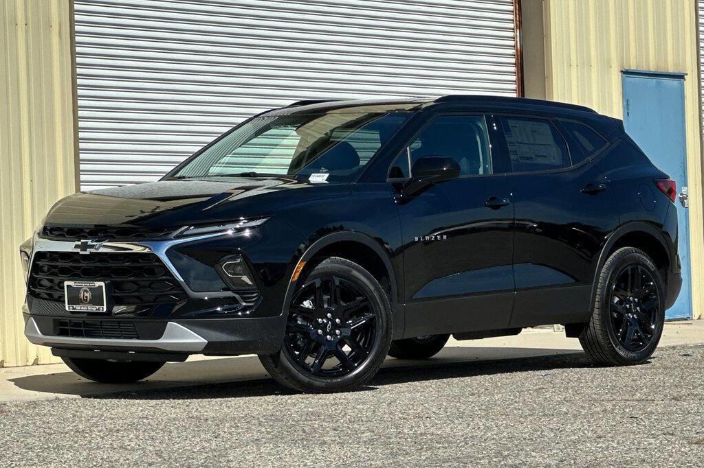 New 2026 Chevrolet Blazer LT w/ Convenience Package image 2