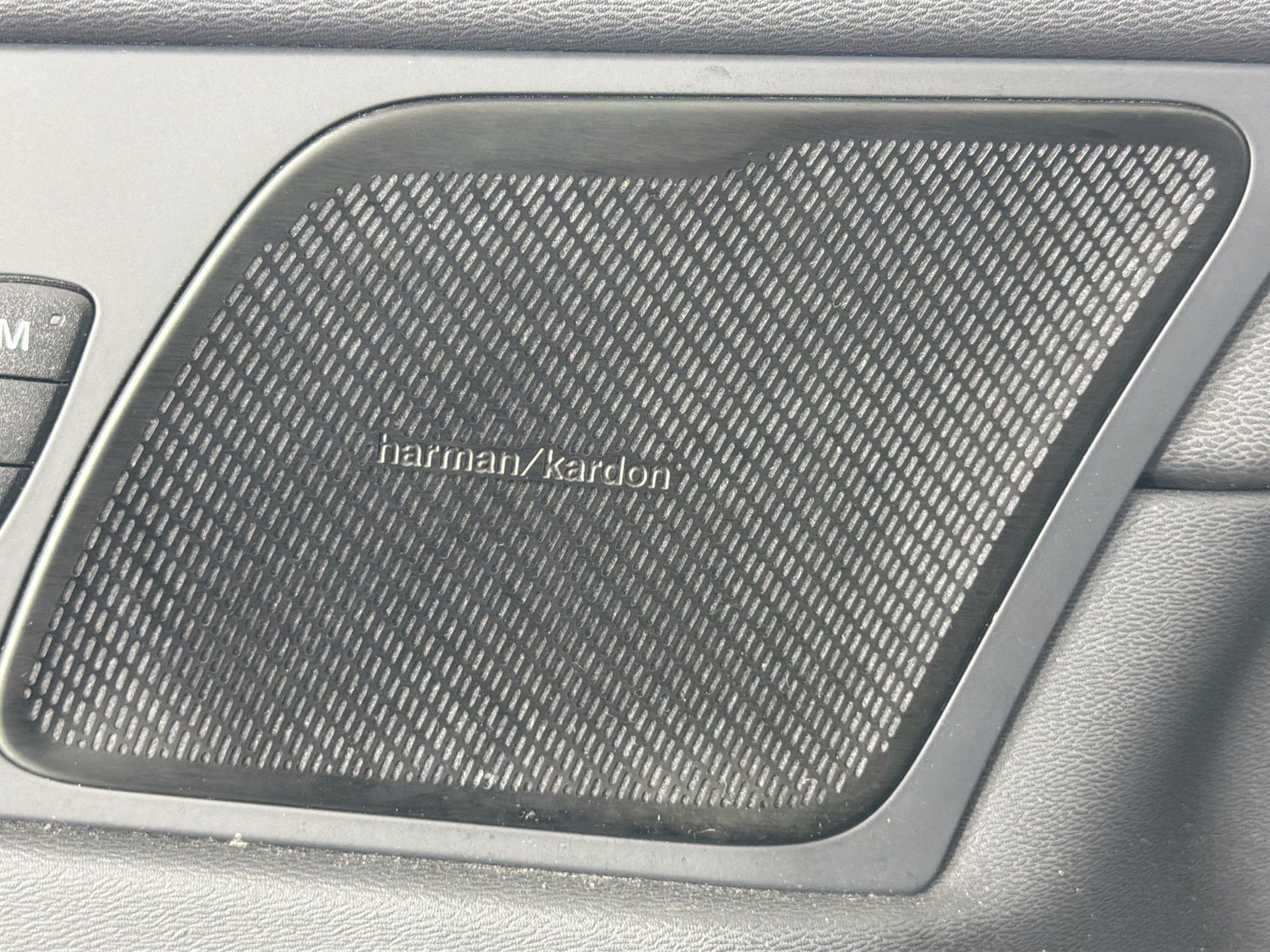 Certified 2023 Volvo XC60 B5 Ultimate w/ Climate Package FWD image 19