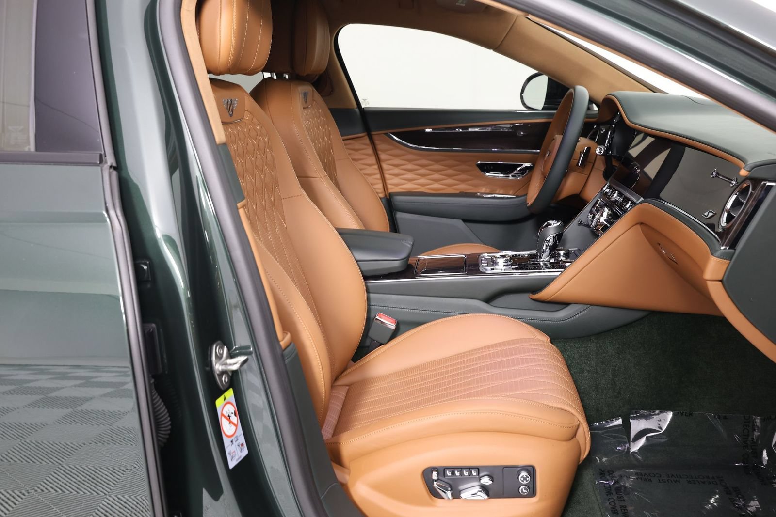 Certified 2023 Bentley Flying Spur S V8 AWD/4WD image 32