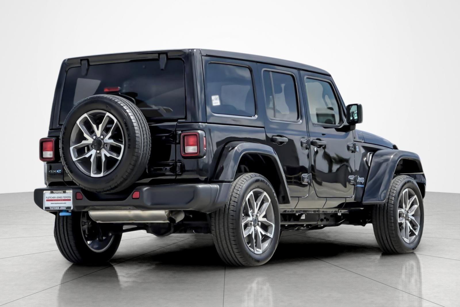 Used 2024 Jeep Wrangler Unlimited AWD/4WD image 5