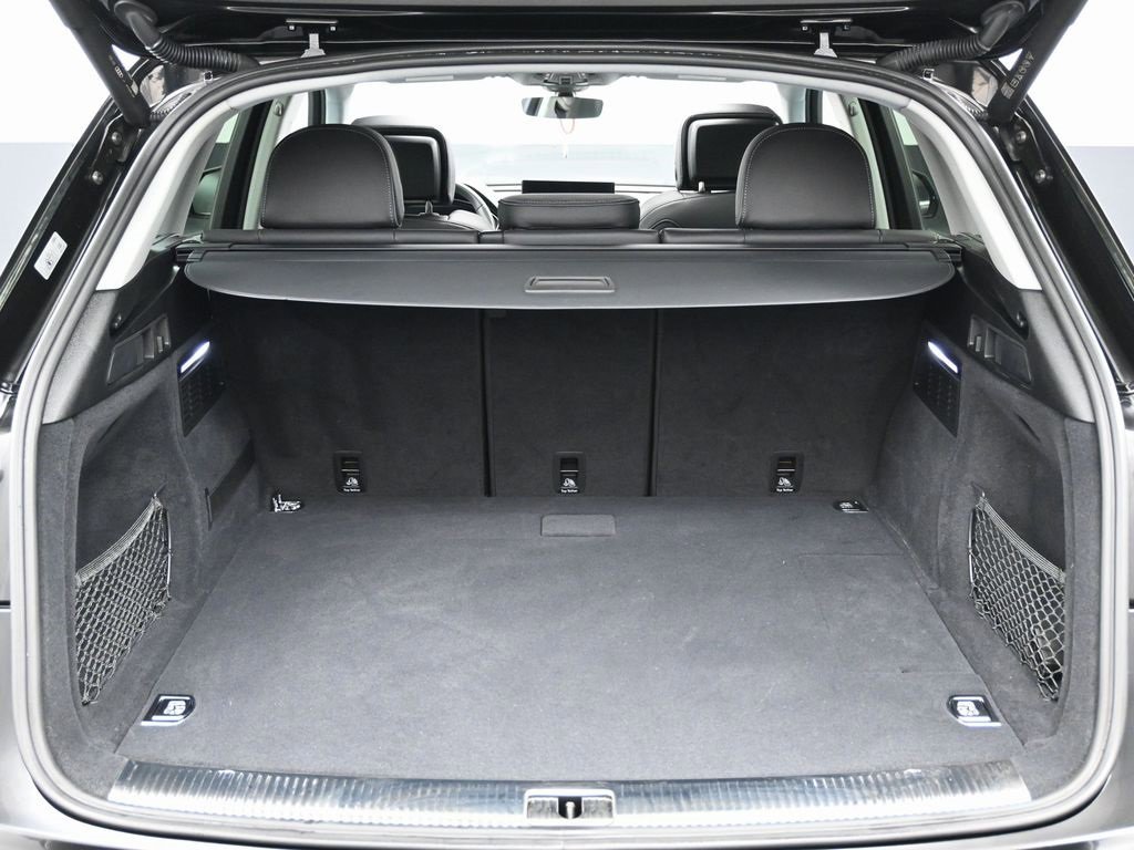 Used 2023 Audi Q5 e Premium w/ Convenience Package image 14