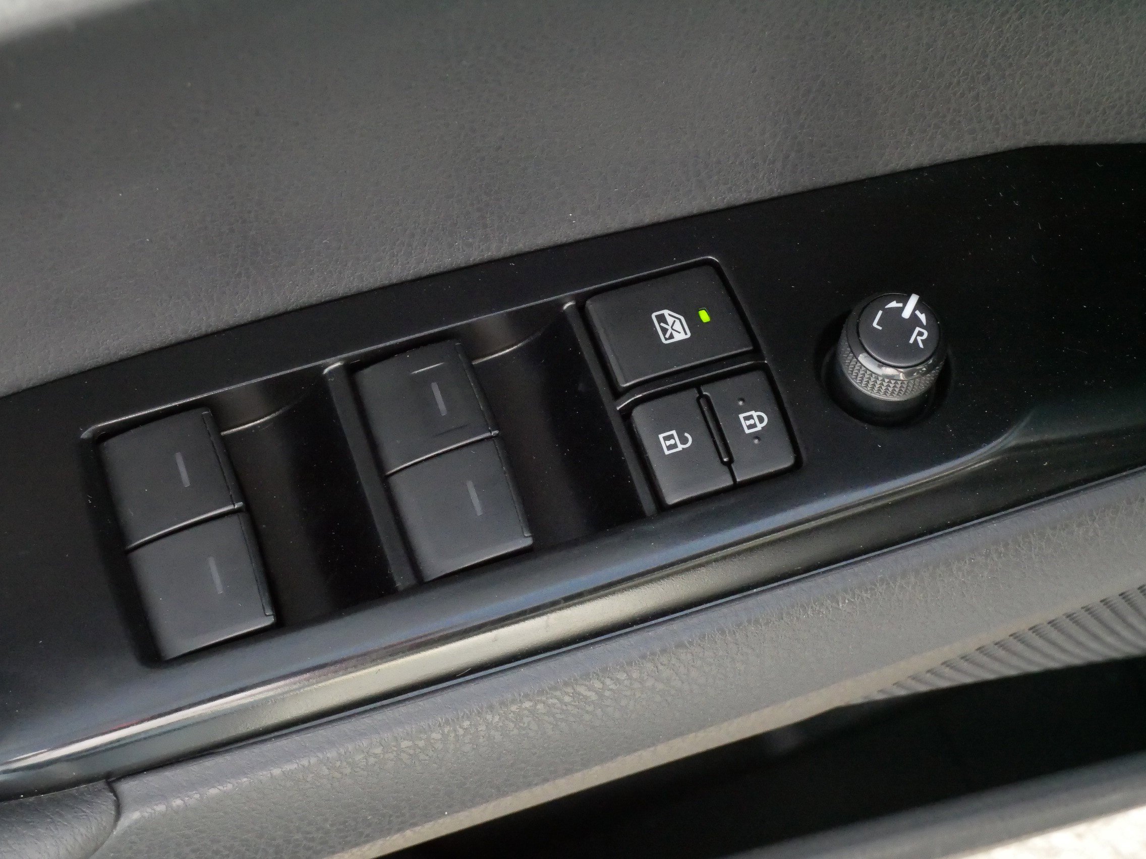 Used 2025 Toyota Camry LE w/ Convenience Package AWD/4WD image 19